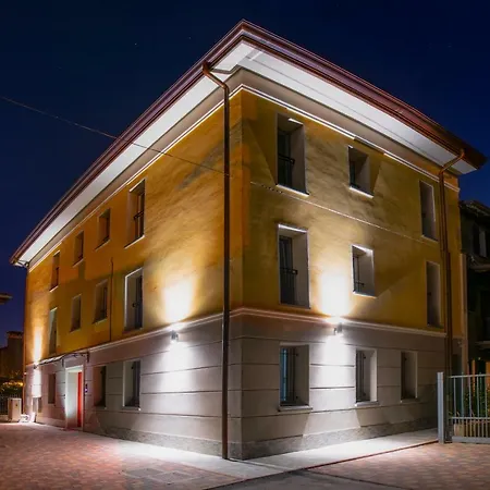 Oda ve Kahvaltı Red One