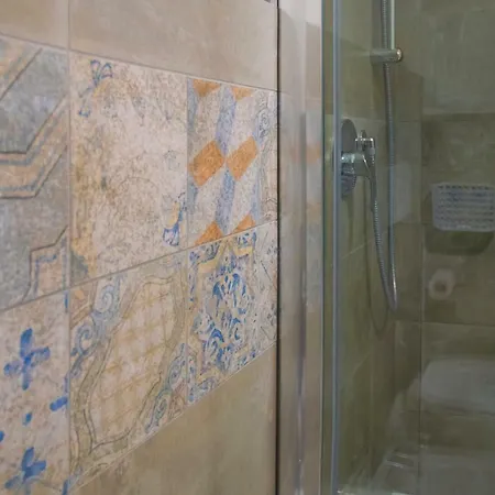 Oda ve Kahvaltı Red One 4*