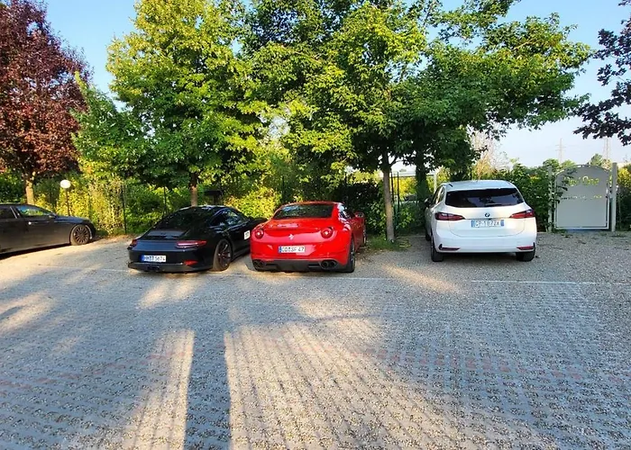 Frühstückspension Red One