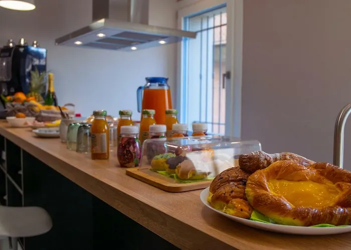 Bed and Breakfast Red One 4*