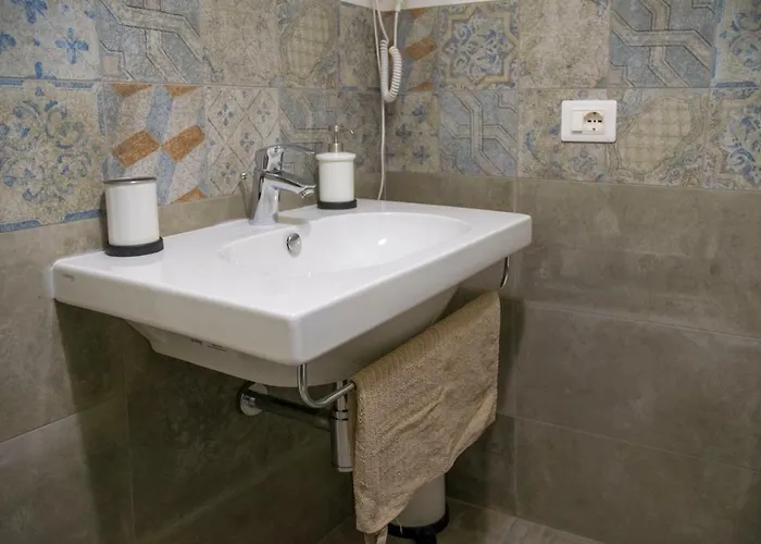 Red One Bed and Breakfast Μαρανέλλο